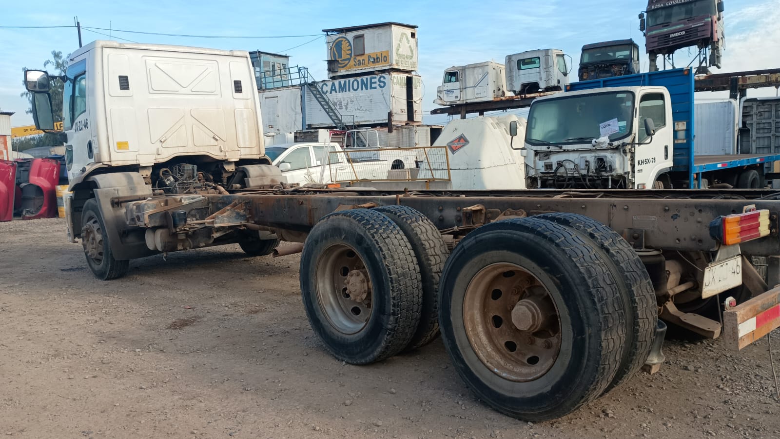 CARROCERíA FRIGORíFICA Ford CARGO 1719 2013  USADA  EN DESARME